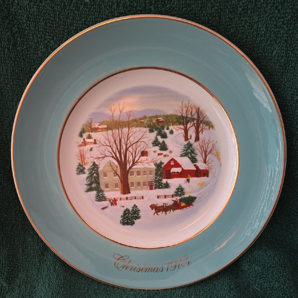 Avon Holiday Plate with Blue and Gold Accents
